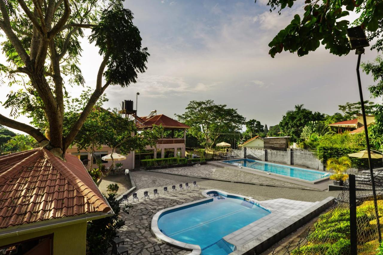 Santa Maria Hotel Entebbe Buitenkant foto