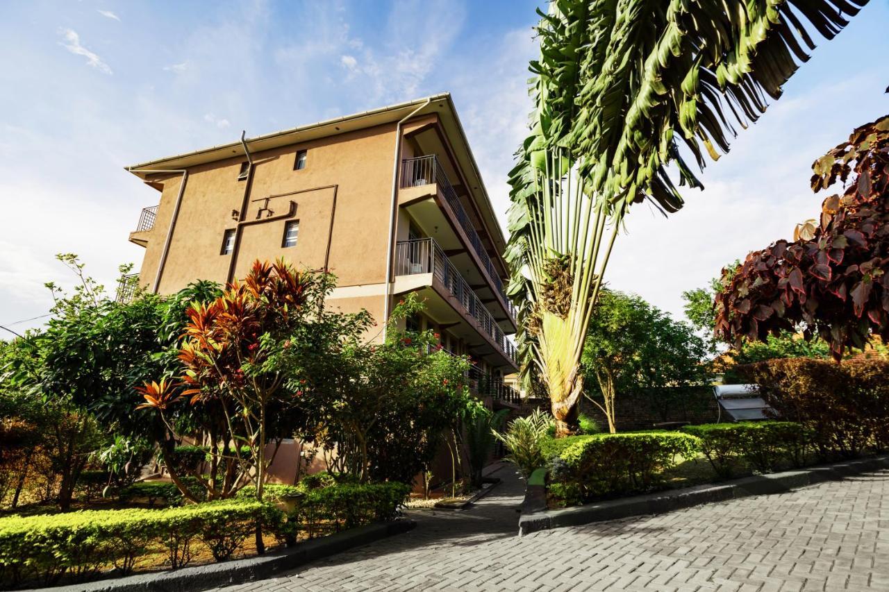 Santa Maria Hotel Entebbe Buitenkant foto